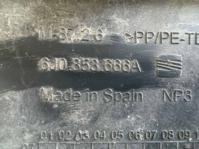 bontott SEAT IBIZA IV Jobb Ködlámpa Rács