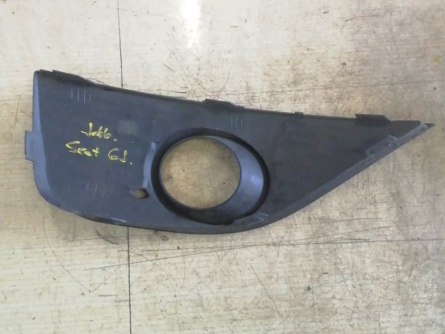 bontott SEAT IBIZA IV Jobb Ködlámpa Rács