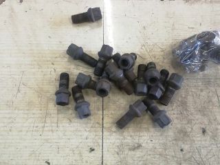 bontott SEAT IBIZA IV Kerék Csavar Szett