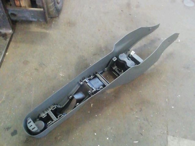 bontott SEAT IBIZA IV Középkonzol Keret