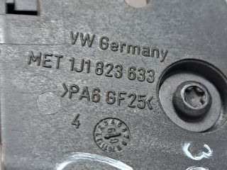 bontott SEAT IBIZA IV Motorháztető Nyitó Kar / Gomb