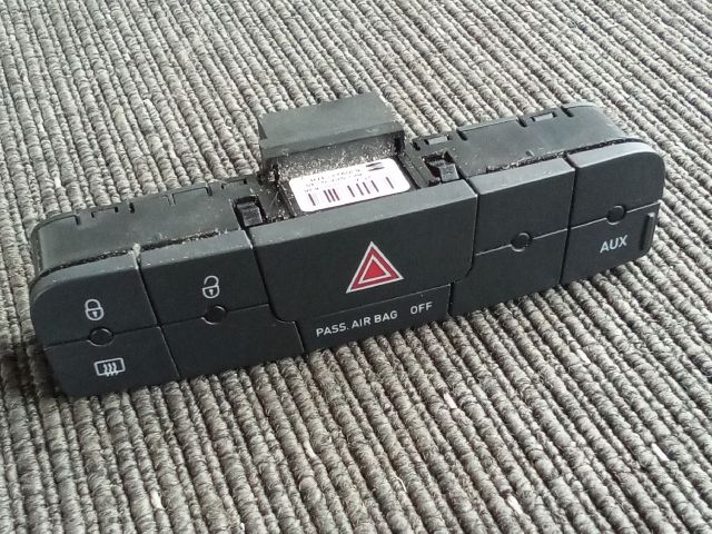 bontott SEAT IBIZA IV Vészvillogó Kapcsoló