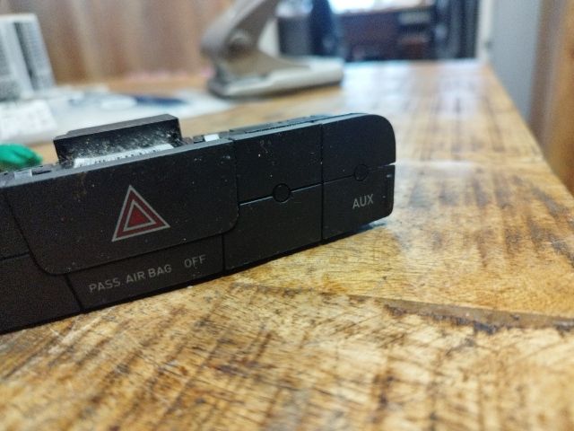 bontott SEAT IBIZA IV Vészvillogó Kapcsoló