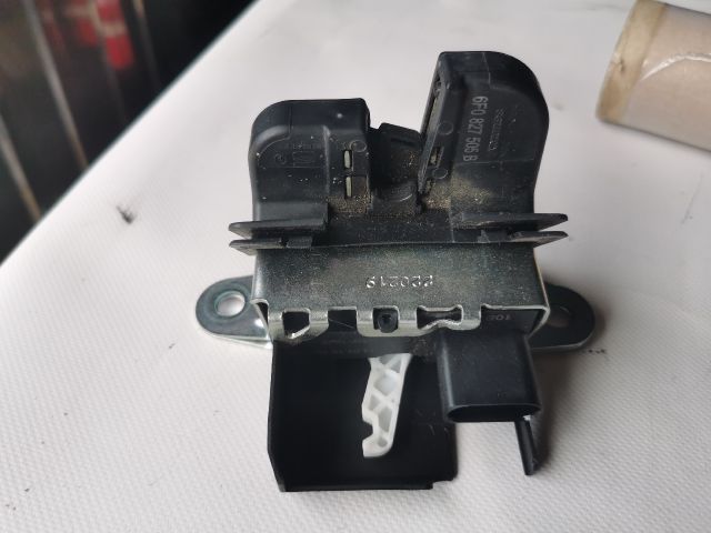 bontott SEAT IBIZA V Csomagtérajtó Zárszerkezet