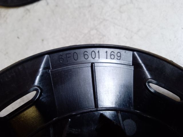 bontott SEAT IBIZA V Felniközép Szett