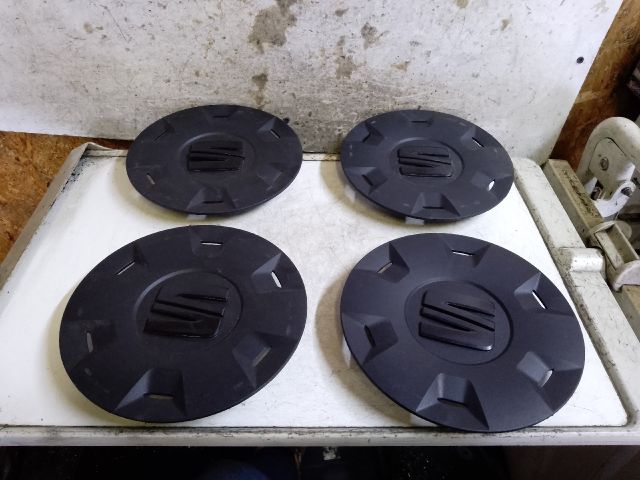 bontott SEAT IBIZA V Felniközép Szett