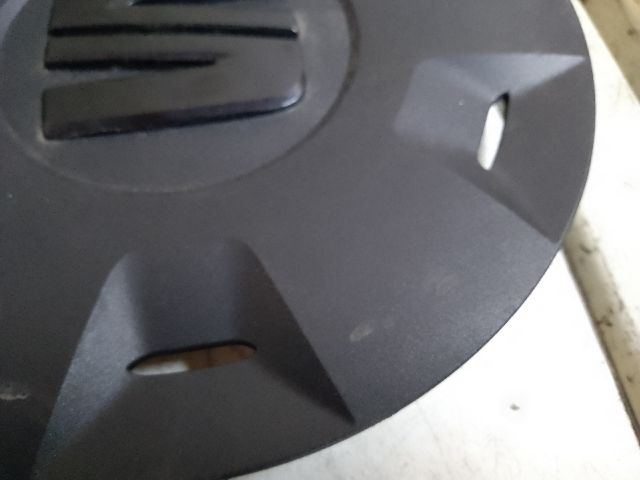 bontott SEAT IBIZA V Felniközép Szett