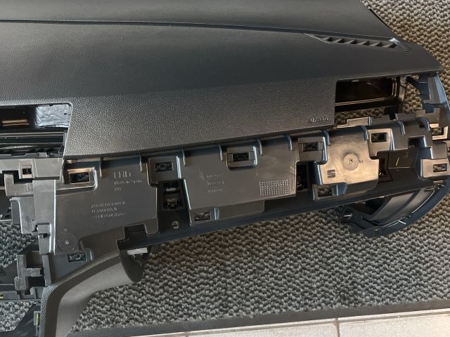 bontott SEAT IBIZA V Műszerfal Héj