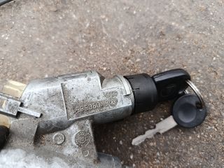 bontott SEAT INCA Gyújtáskapcsoló Házzal