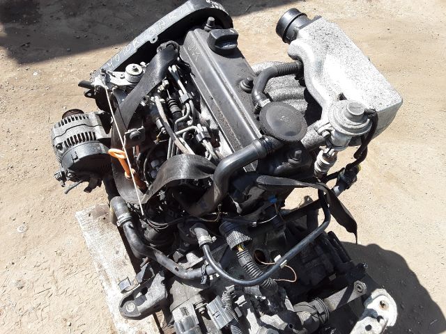 bontott SEAT INCA Motor (Fűzött blokk hengerfejjel)
