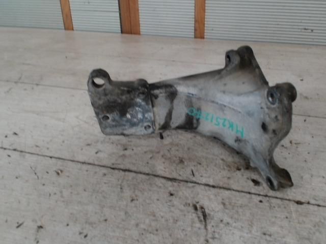 bontott SEAT INCA Motor Tartó Bak (Fém)