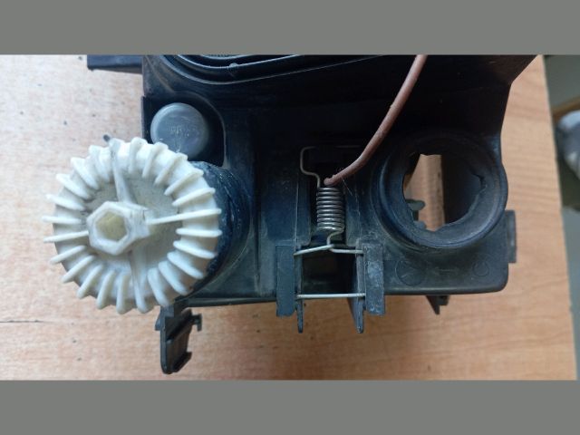 bontott SEAT INCA Bal Fényszóró