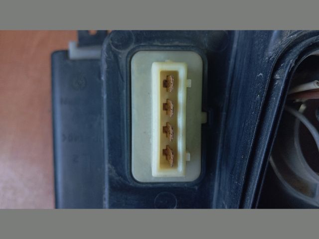 bontott SEAT INCA Bal Fényszóró