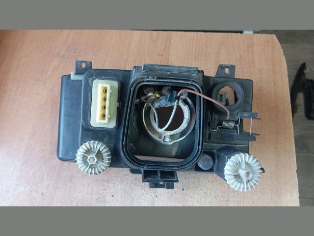 bontott SEAT INCA Bal Fényszóró