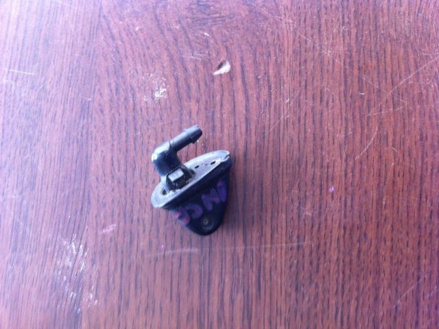 bontott SEAT INCA Hátsó Ablakmosó Fúvóka