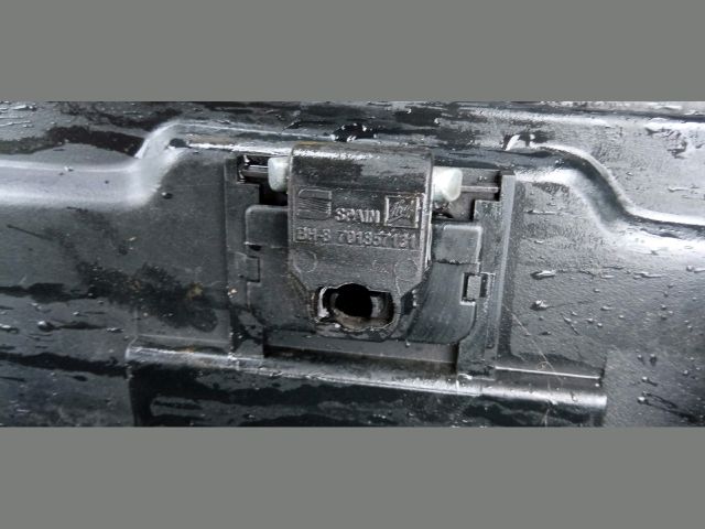 bontott SEAT INCA Kesztyűtartó Nyitó Kar / Gomb