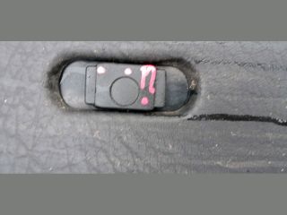 bontott SEAT INCA Kesztyűtartó Nyitó Kar / Gomb