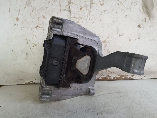 bontott SEAT LEON Motor Tartó Bak (Fém)