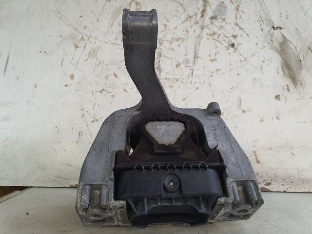 bontott SEAT LEON Motor Tartó Bak (Fém)