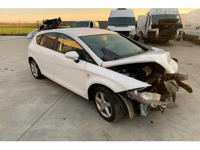 bontott SEAT LEON Vízpumpa