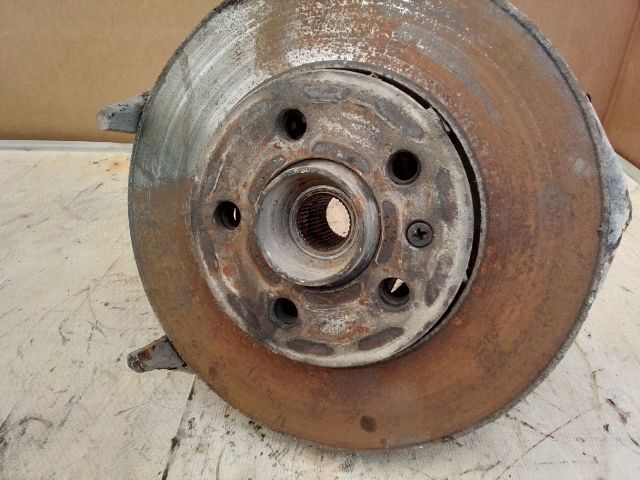 bontott SEAT LEON Bal első Csonkállvány Kerékaggyal