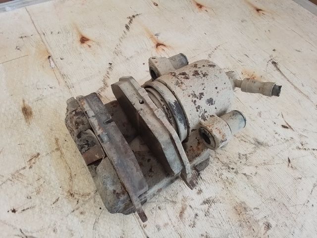 bontott SEAT LEON Jobb első Féknyereg Munkahengerrel