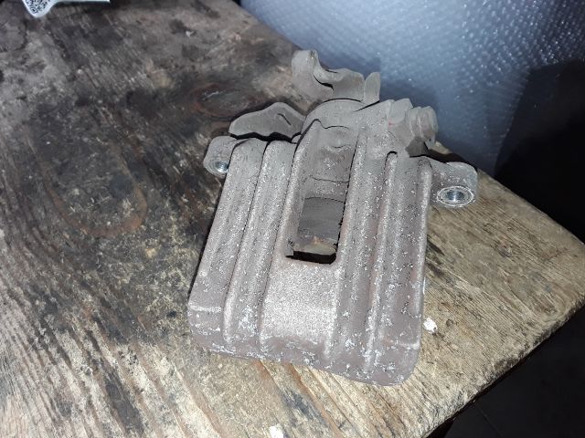 bontott SEAT LEON Jobb hátsó Féknyereg Munkahengerrel