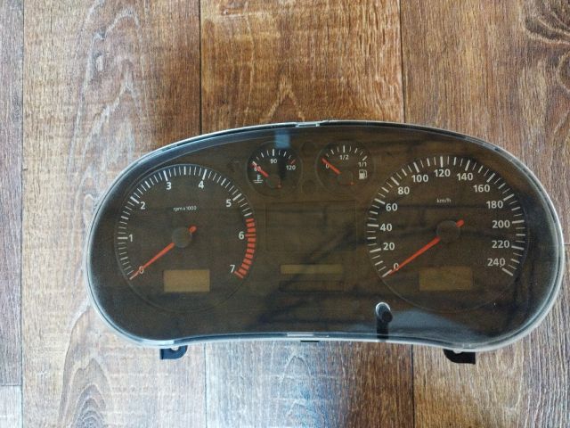 bontott SEAT LEON Kilométeróra