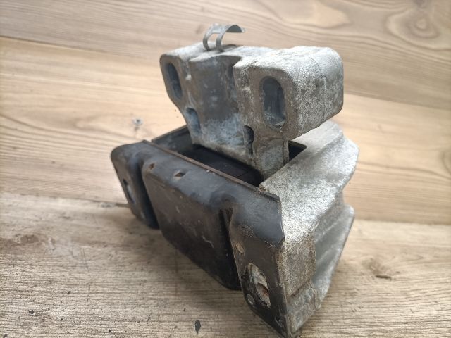 bontott SEAT LEON Motor Tartó Bak Bal