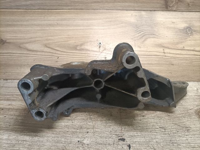 bontott SEAT LEON Motor Tartó Bak (Fém)