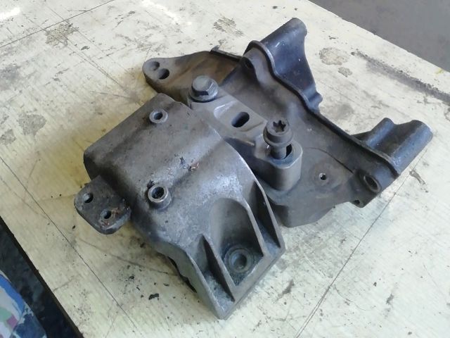 bontott SEAT LEON Motor Tartó Bak (Fém)