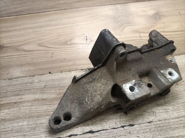 bontott SEAT LEON Motor Tartó Bak (Fém)