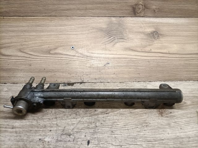 bontott SEAT LEON Porlasztó Sor / Híd