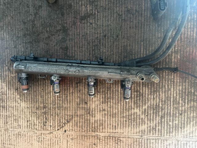 bontott SEAT LEON Porlasztó Sor / Híd