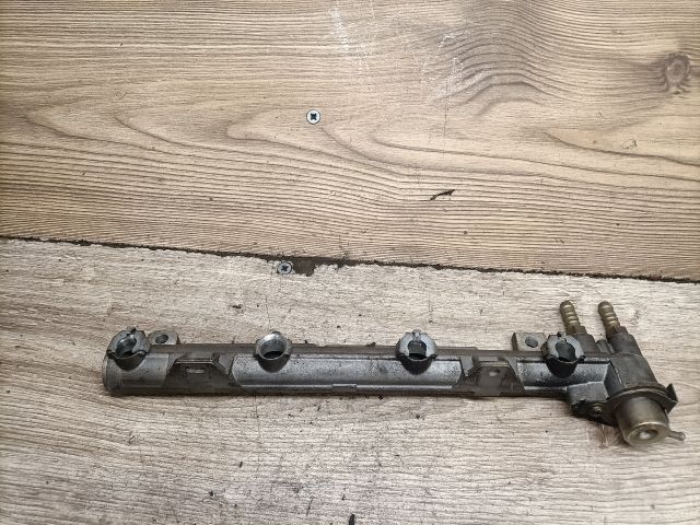 bontott SEAT LEON Porlasztó Sor / Híd