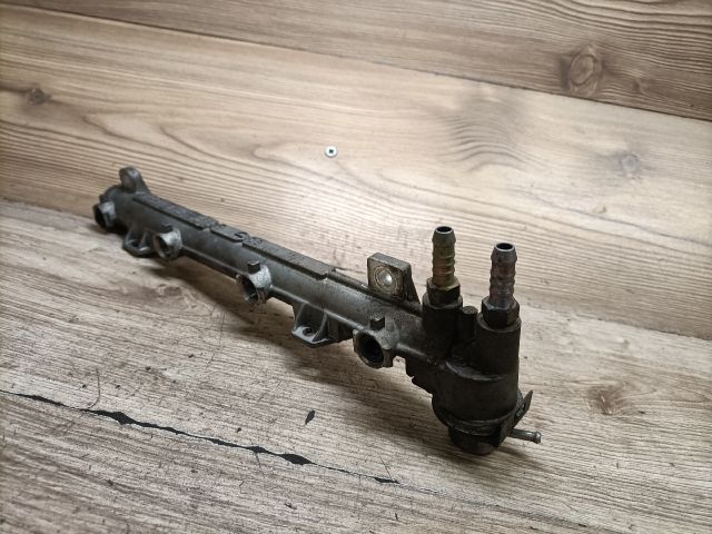 bontott SEAT LEON Porlasztó Sor / Híd