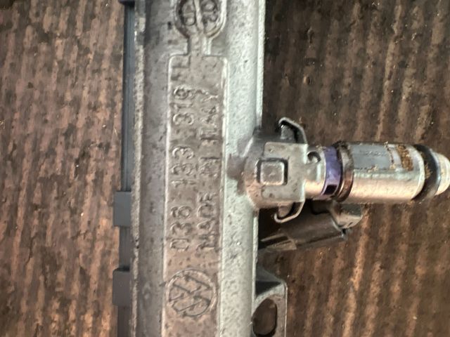 bontott SEAT LEON Porlasztó Sor / Híd