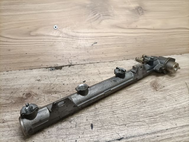 bontott SEAT LEON Porlasztó Sor / Híd