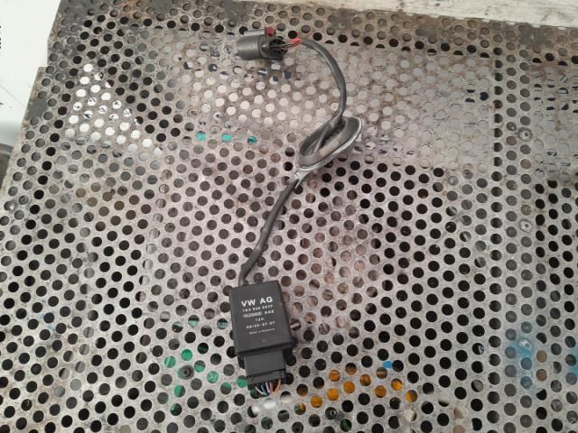 bontott SEAT LEON Üzemanyag Szivattyú Relé