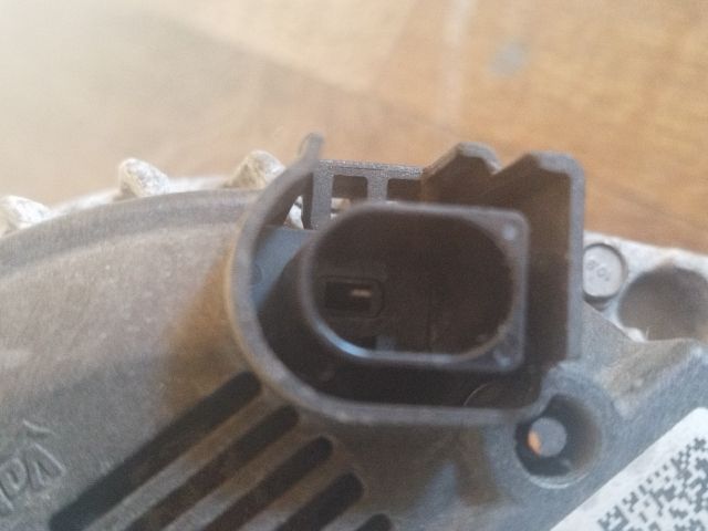 bontott SEAT LEON Generátor