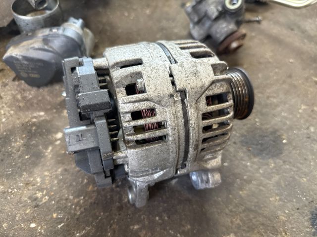 bontott SEAT LEON Generátor