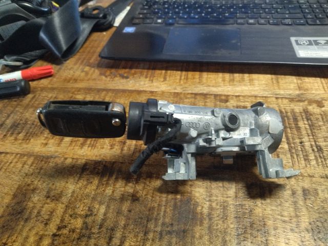 bontott SEAT LEON Gyújtáskapcsoló Házzal