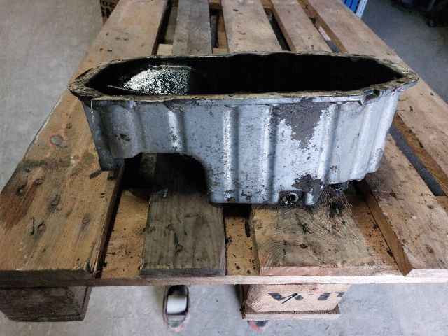 bontott SEAT LEON Olajteknő