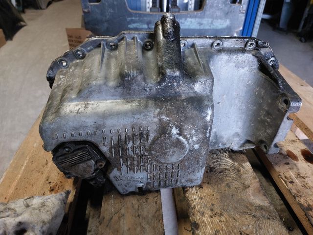 bontott SEAT LEON Olajteknő