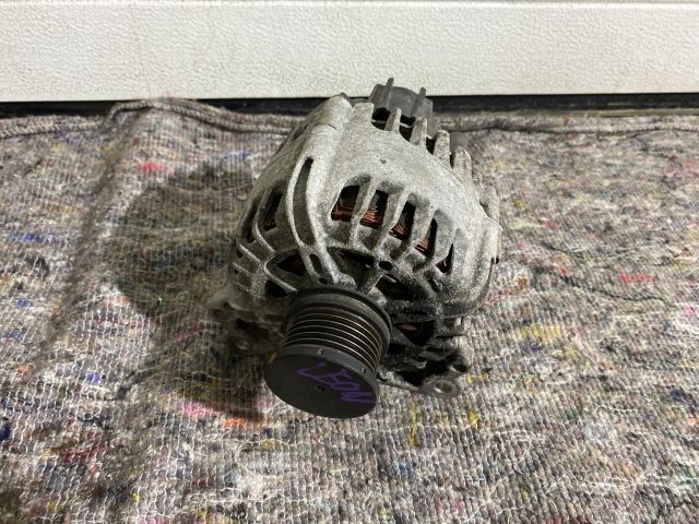 bontott SEAT LEON Generátor