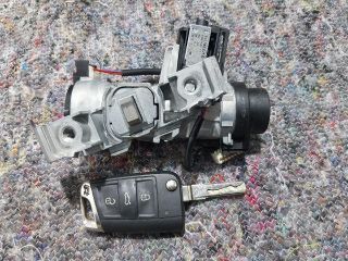 bontott SEAT LEON Gyújtáskapcsoló Házzal