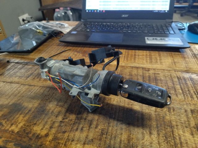 bontott SEAT LEON Gyújtáskapcsoló Házzal