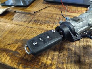 bontott SEAT LEON Gyújtáskapcsoló Házzal