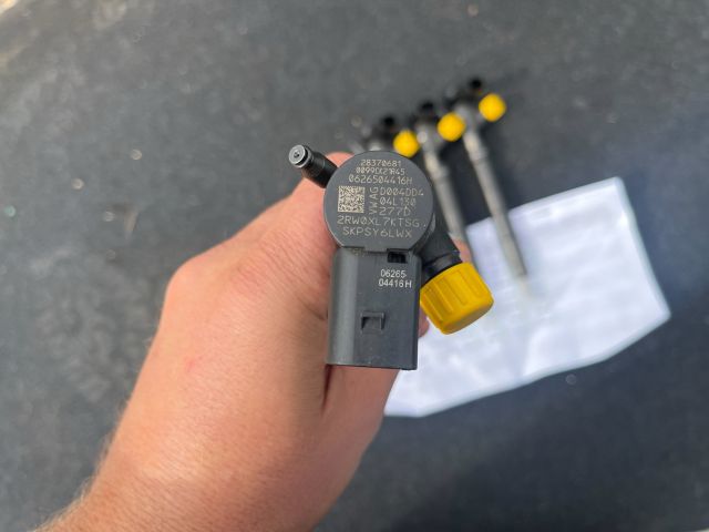 bontott SEAT LEON Porlasztó Sor / Híd