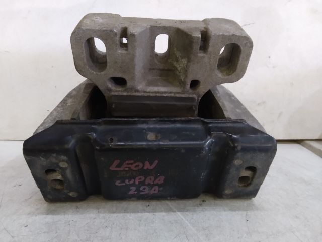 bontott SEAT LEON Motor Tartó Bak (Fém)